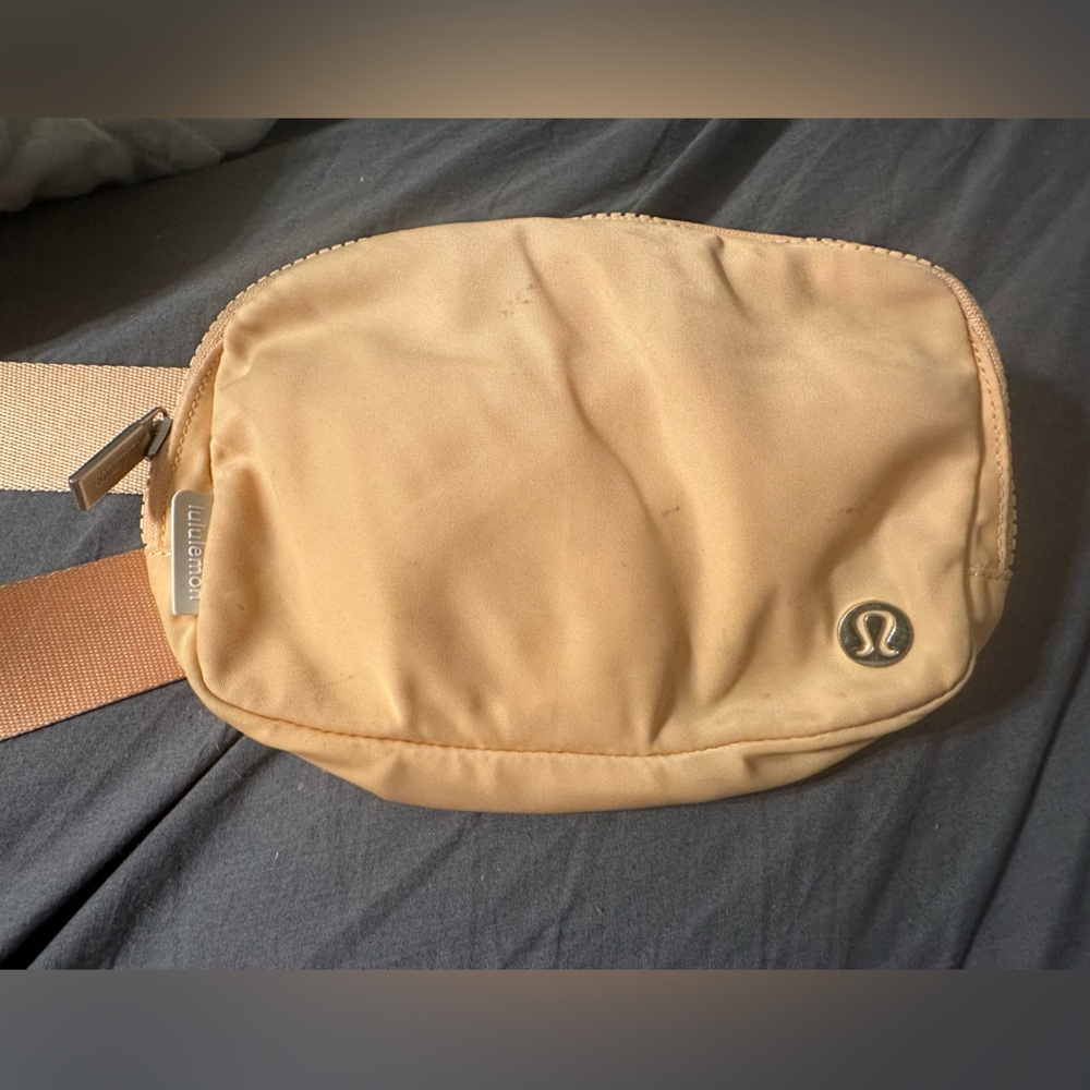 lululemon belt bag